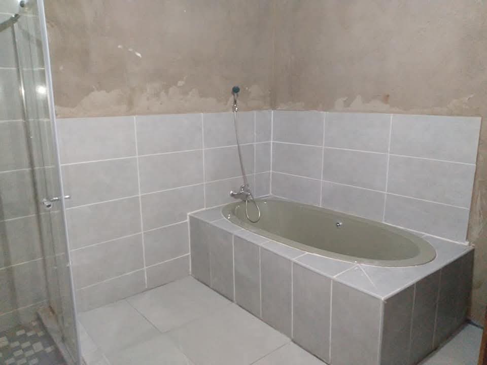 Custom Tiled Bathtub and Waterproofing